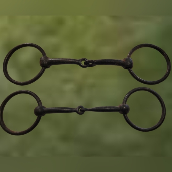 ANTIQUE WHITE HORSE LECOMPTE LOT OF 2 U.S. CALVARY SNAFFLE HORSE BIT TACK - Picture 2 of 5